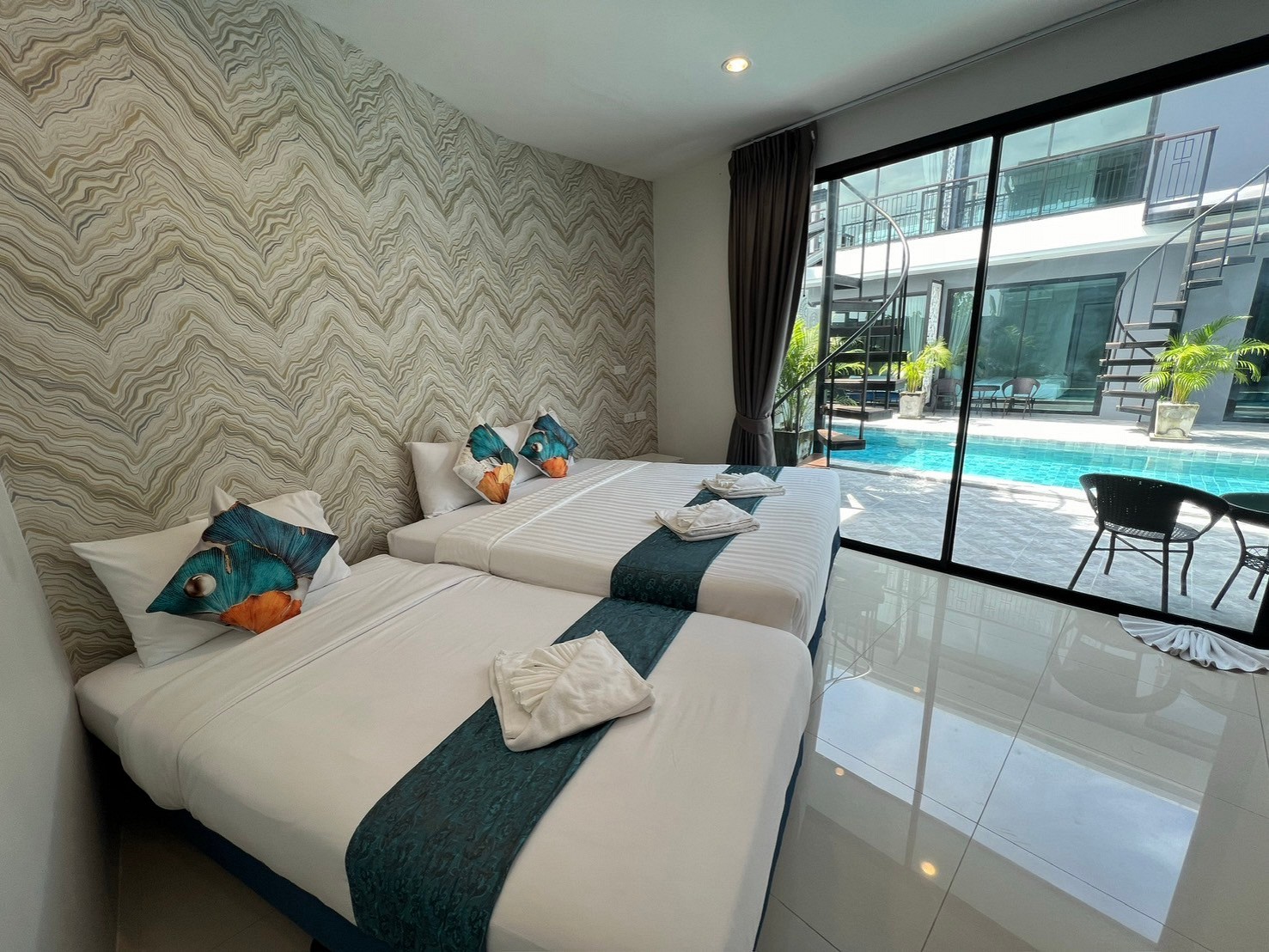 Chanakarn Pool Access Hotel