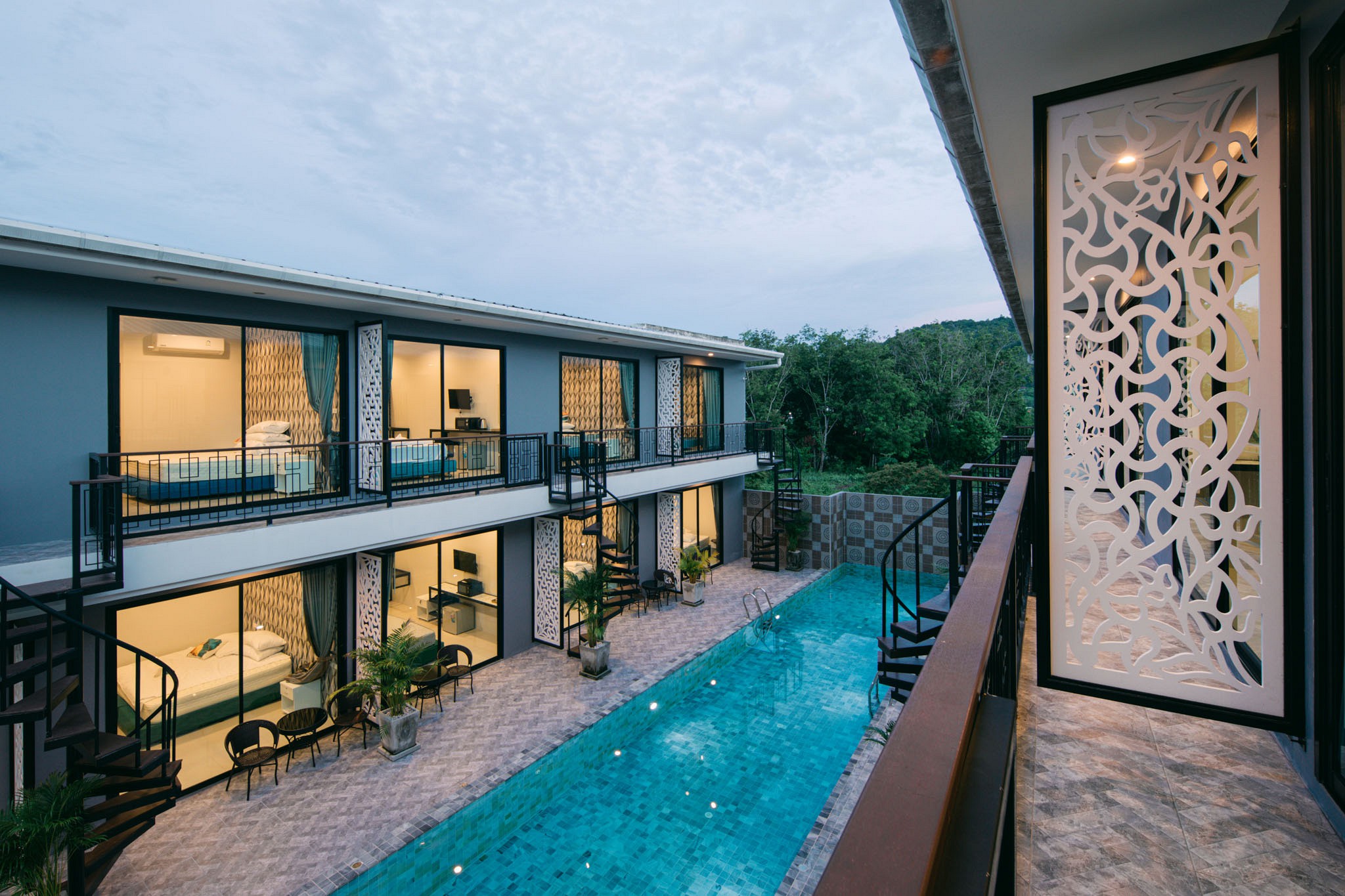 Chanakarn Pool Access Hotel
