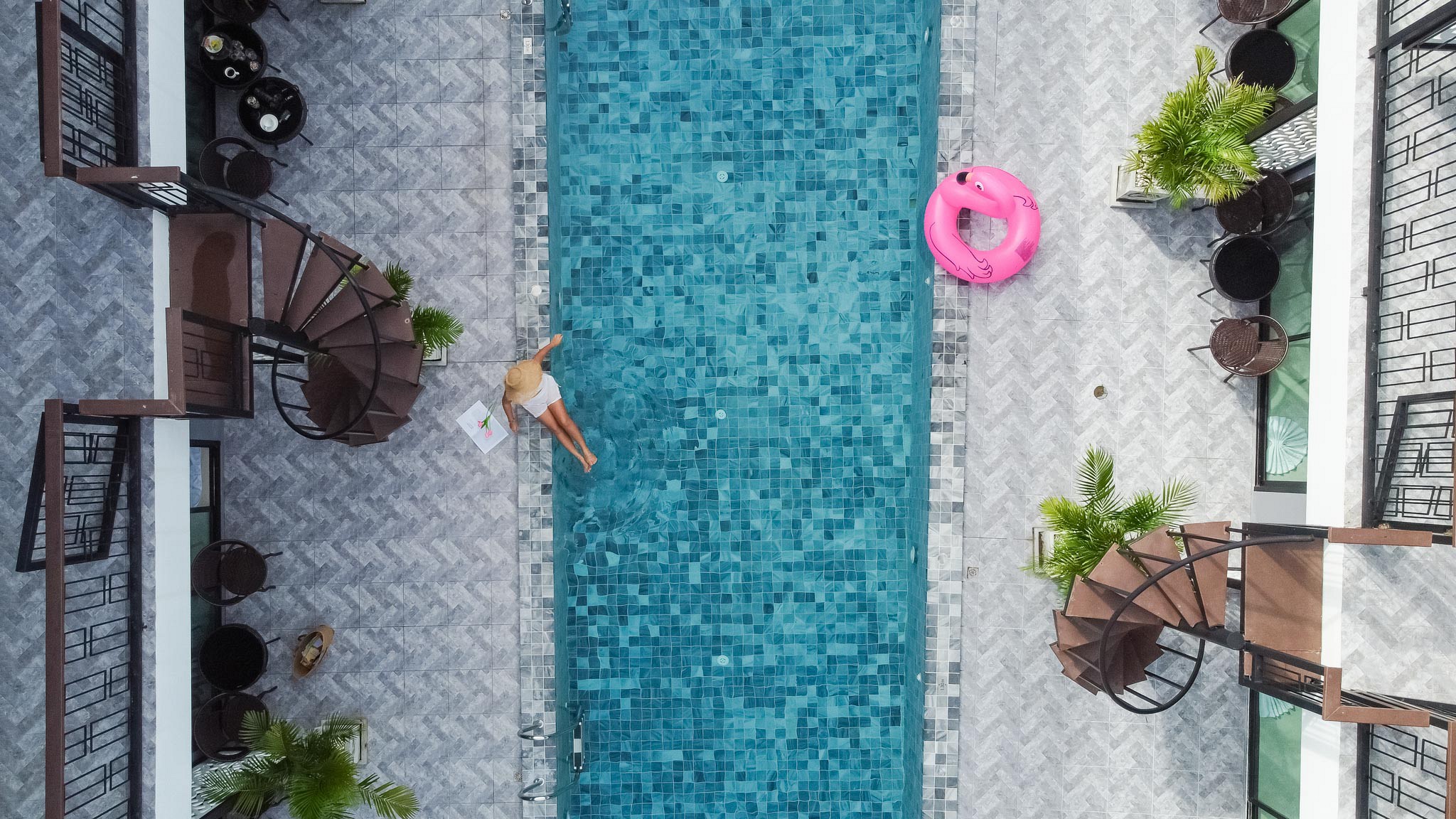 Chanakarn Pool Access Hotel