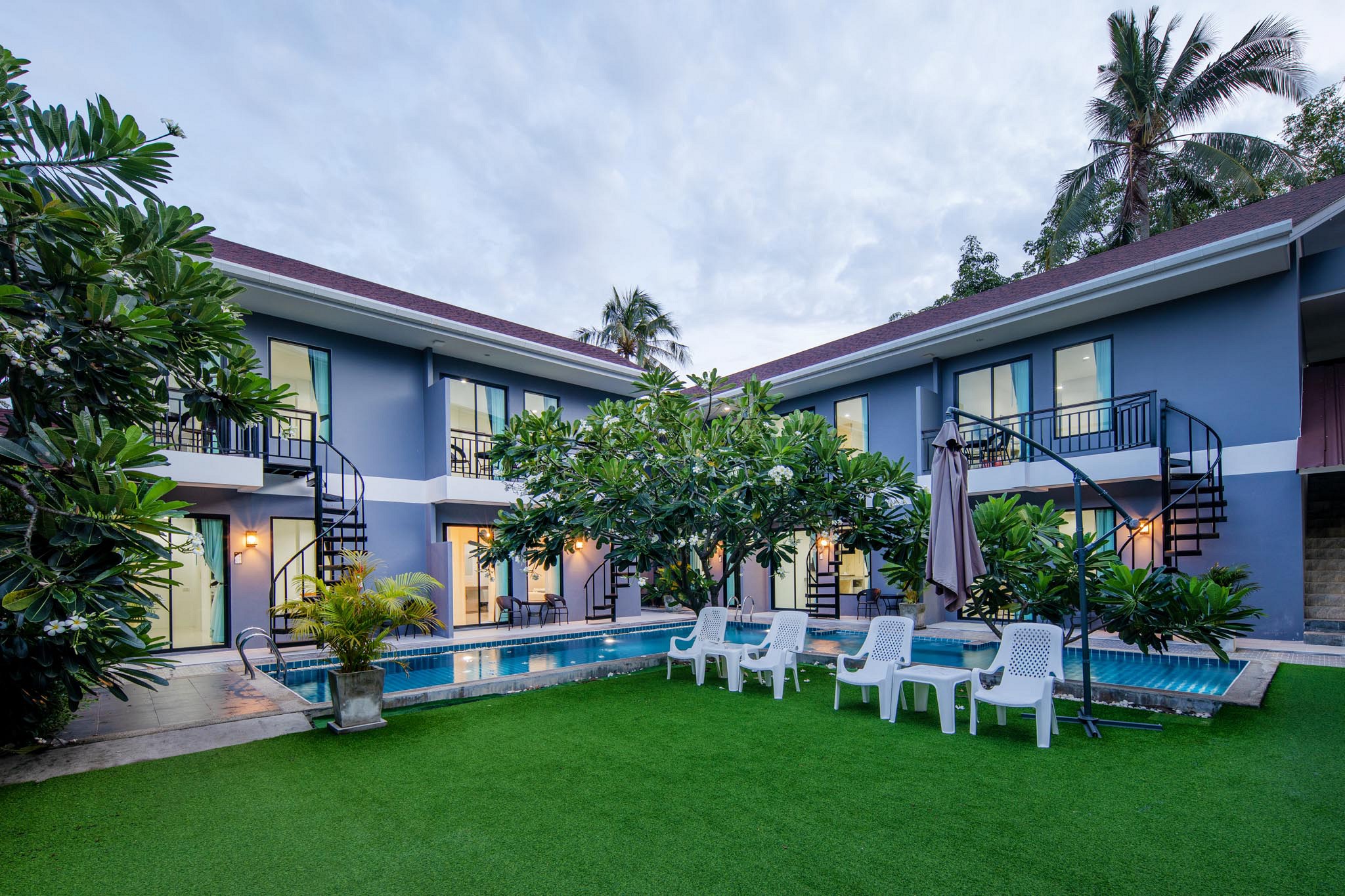 Chanakarn Pool Access Hotel