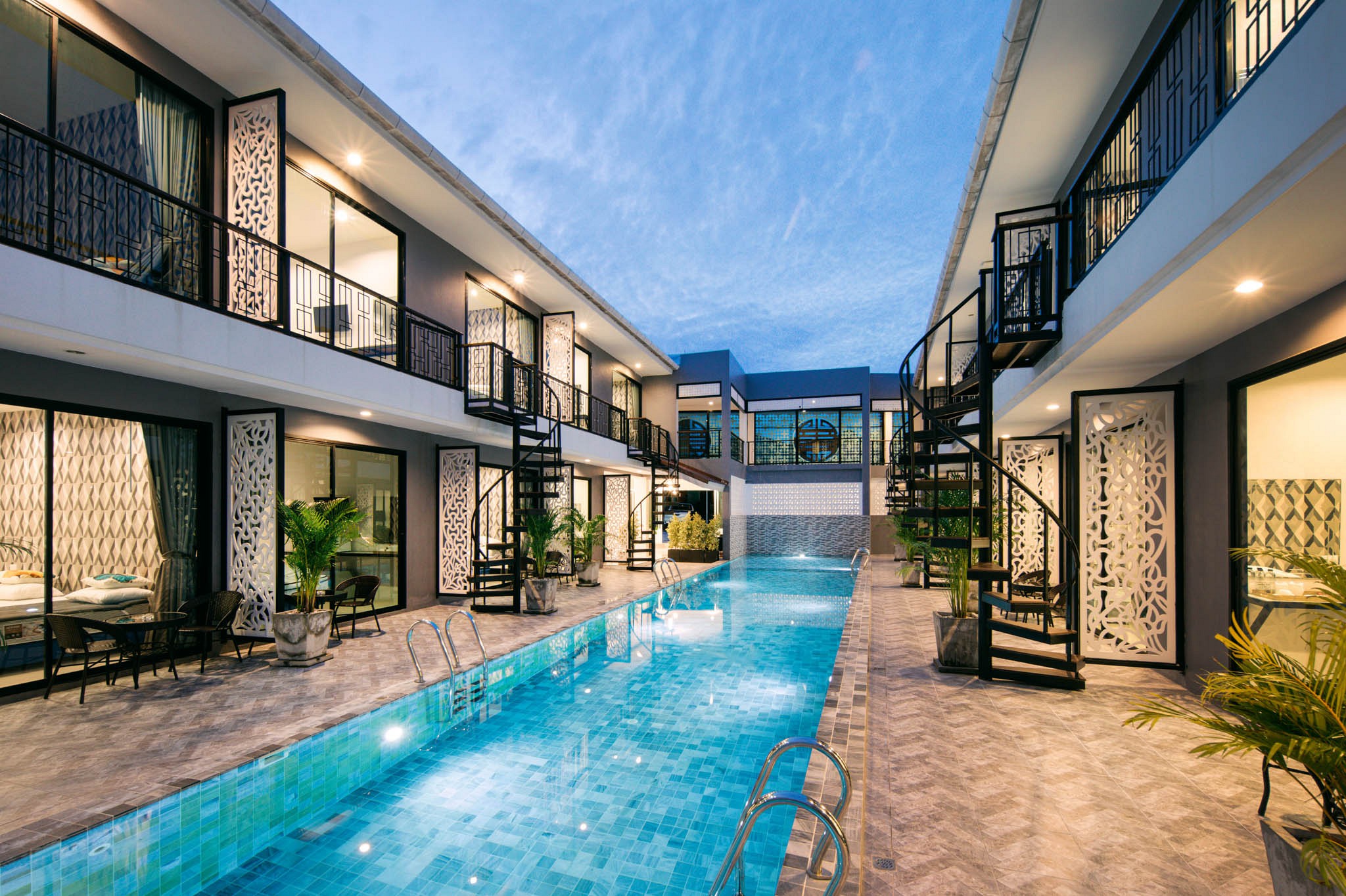 Chanakarn Pool Access Hotel