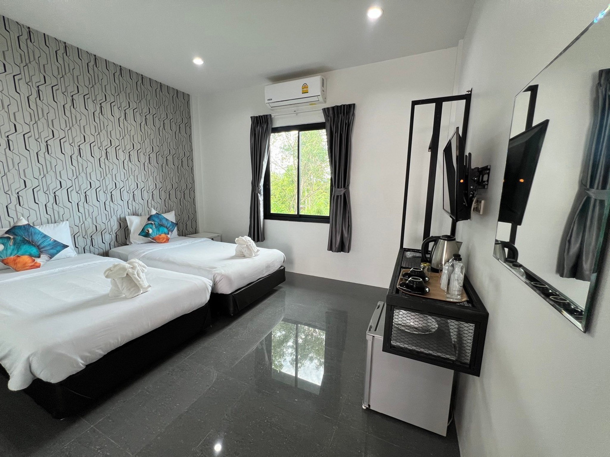 Chanakarn Pool Access Hotel