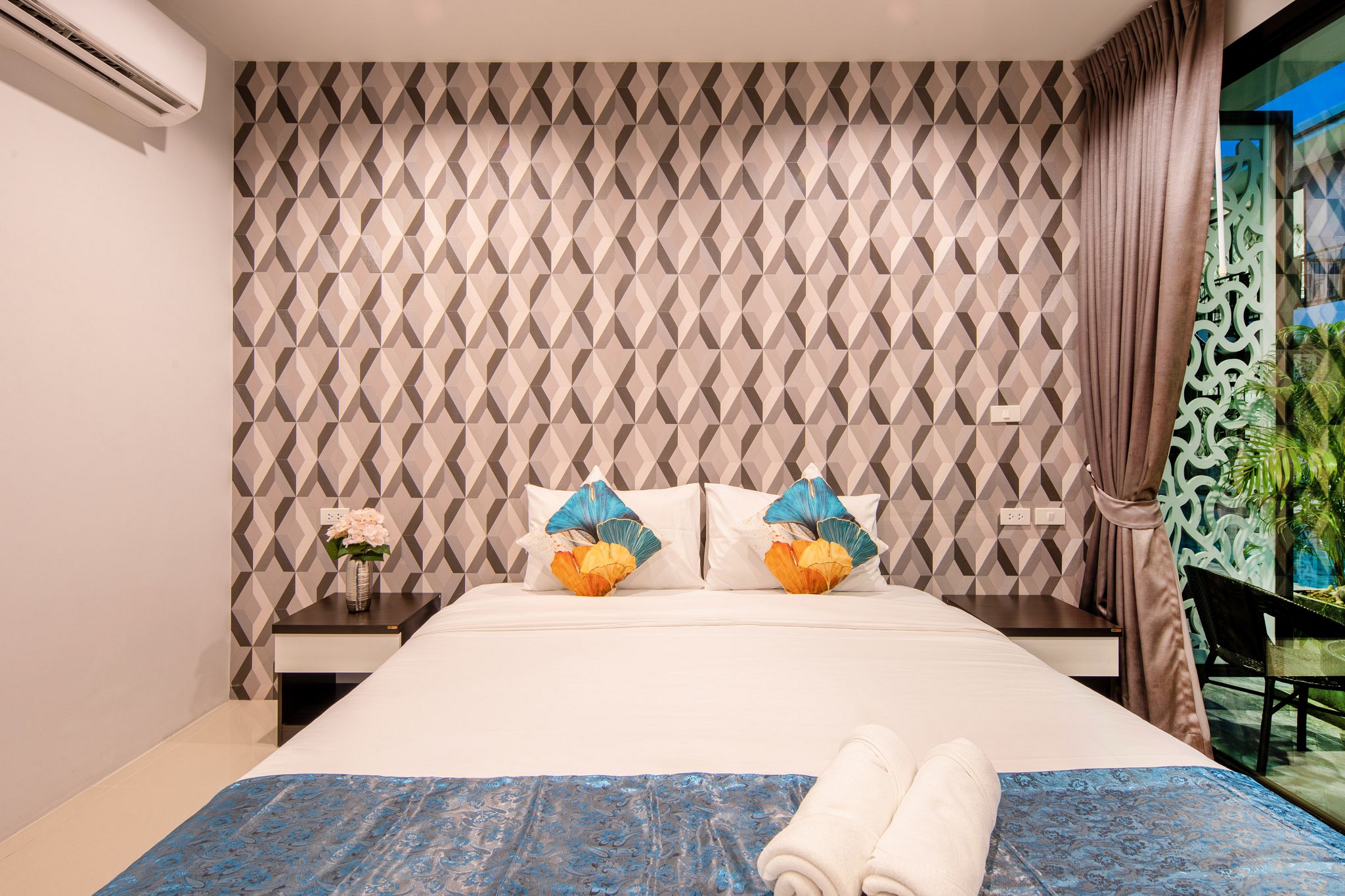 Chanakarn Pool Access Hotel