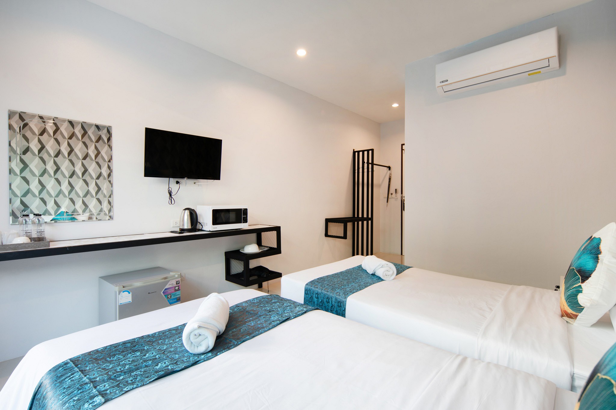 Chanakarn Pool Access Hotel